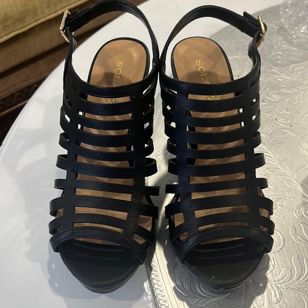 Solanz heels women's shoes size 6.5M